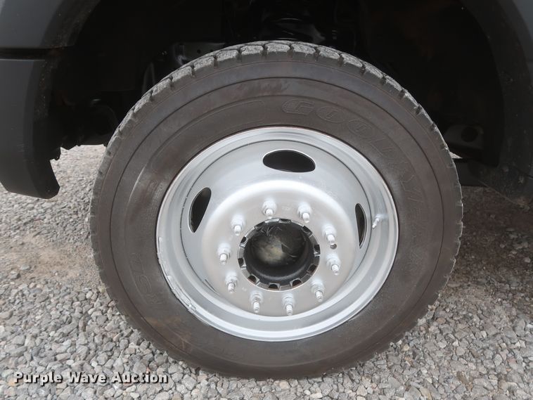 image for item IO9163 2017 Ford F550  bucket truck