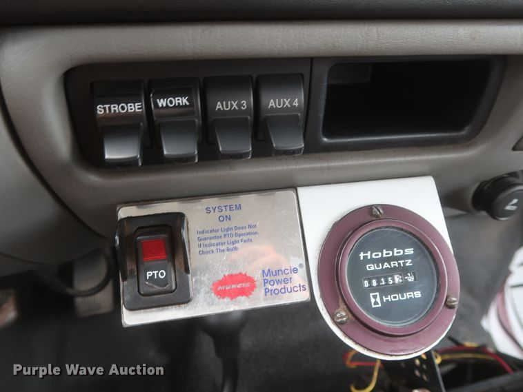 image for item IO9164 2007 Ford F550 Super Duty XL  bucket truck