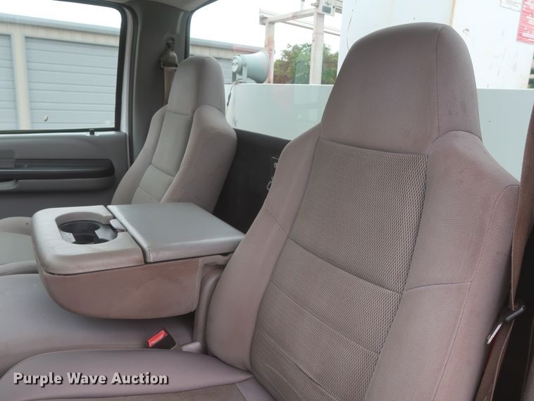 image for item IO9164 2007 Ford F550 Super Duty XL  bucket truck