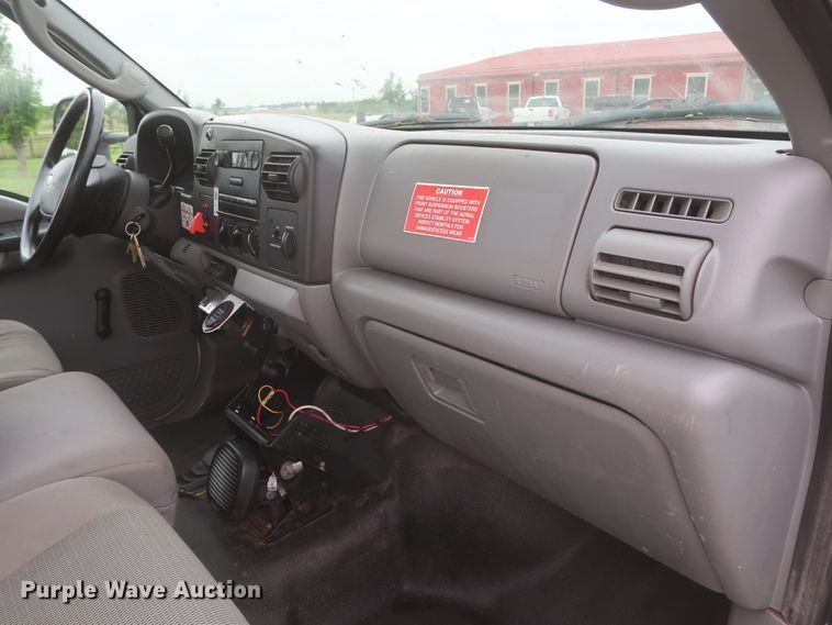 image for item IO9164 2007 Ford F550 Super Duty XL  bucket truck