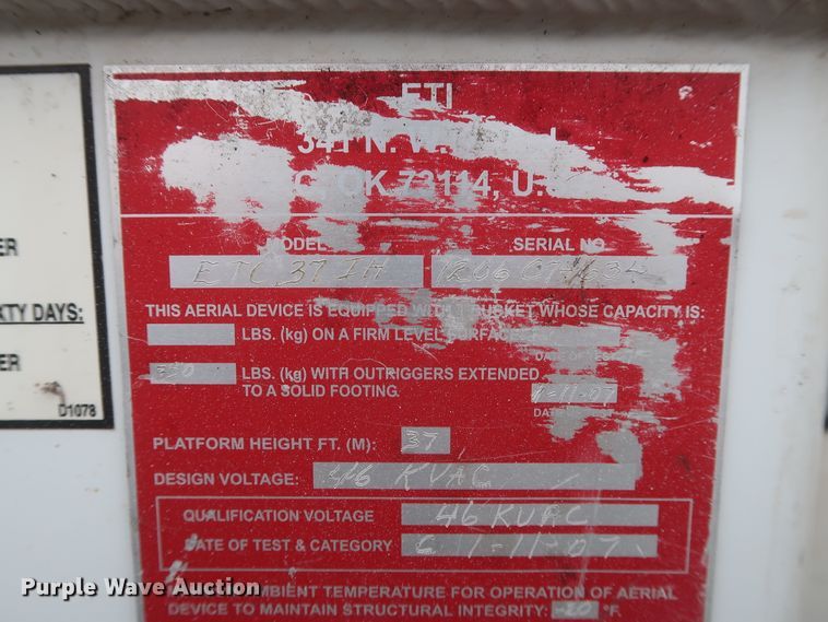 image for item IO9164 2007 Ford F550 Super Duty XL  bucket truck