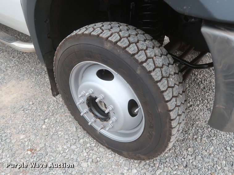 image for item IO9164 2007 Ford F550 Super Duty XL  bucket truck