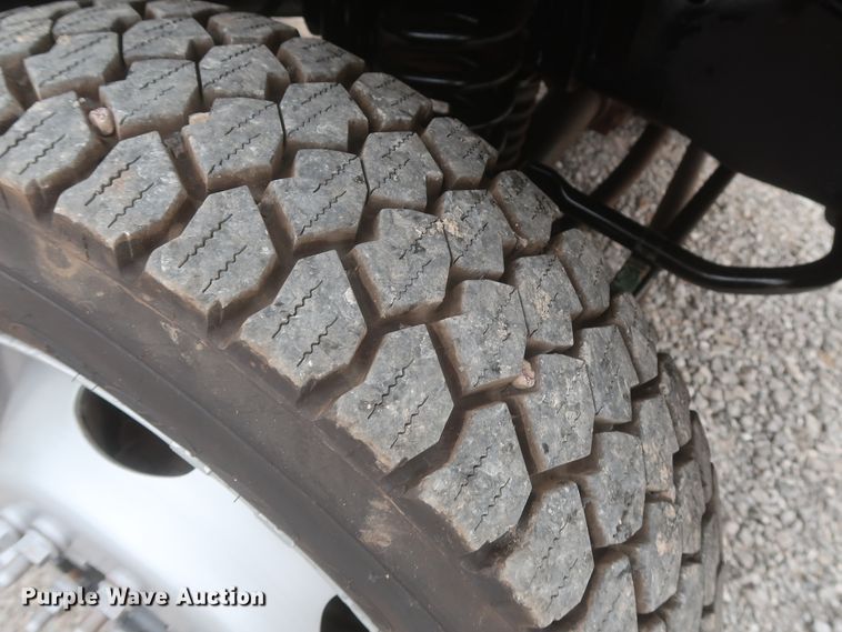 image for item IO9164 2007 Ford F550 Super Duty XL  bucket truck