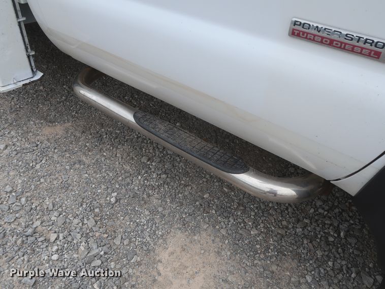 image for item IO9164 2007 Ford F550 Super Duty XL  bucket truck