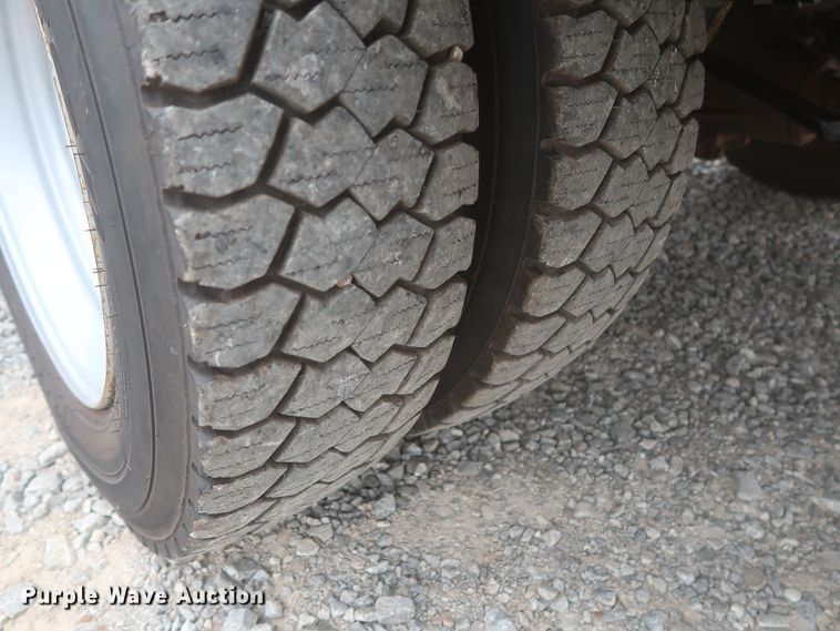 image for item IO9164 2007 Ford F550 Super Duty XL  bucket truck