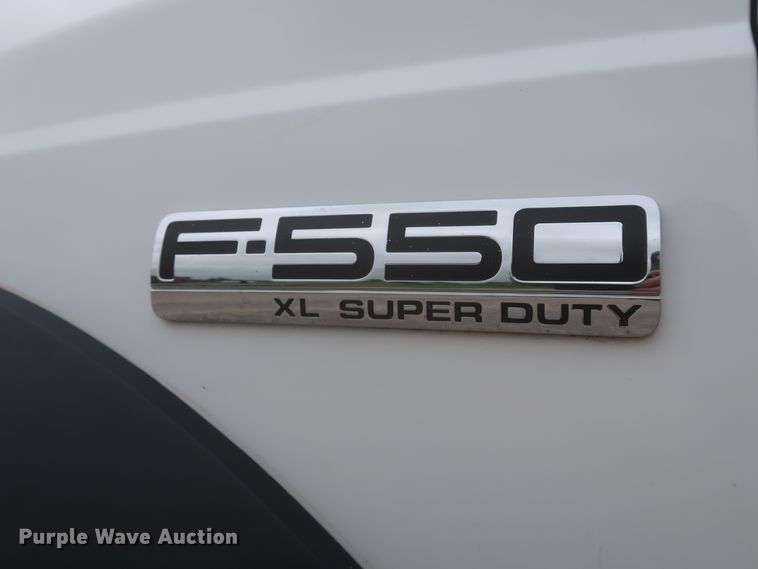 image for item IO9164 2007 Ford F550 Super Duty XL  bucket truck