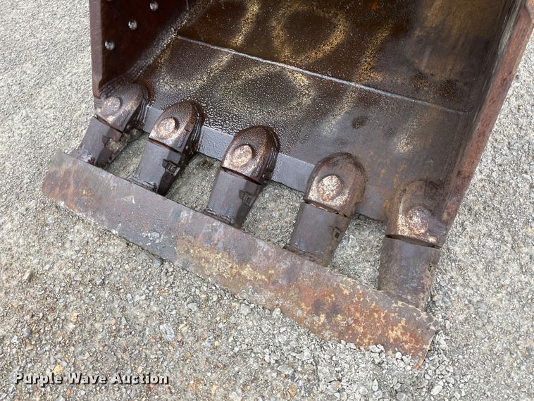 image for item IR9500 2002 Kobelco SK480LC  excavator