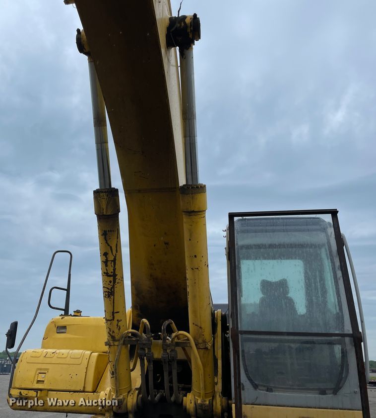 image for item IR9500 2002 Kobelco SK480LC  excavator
