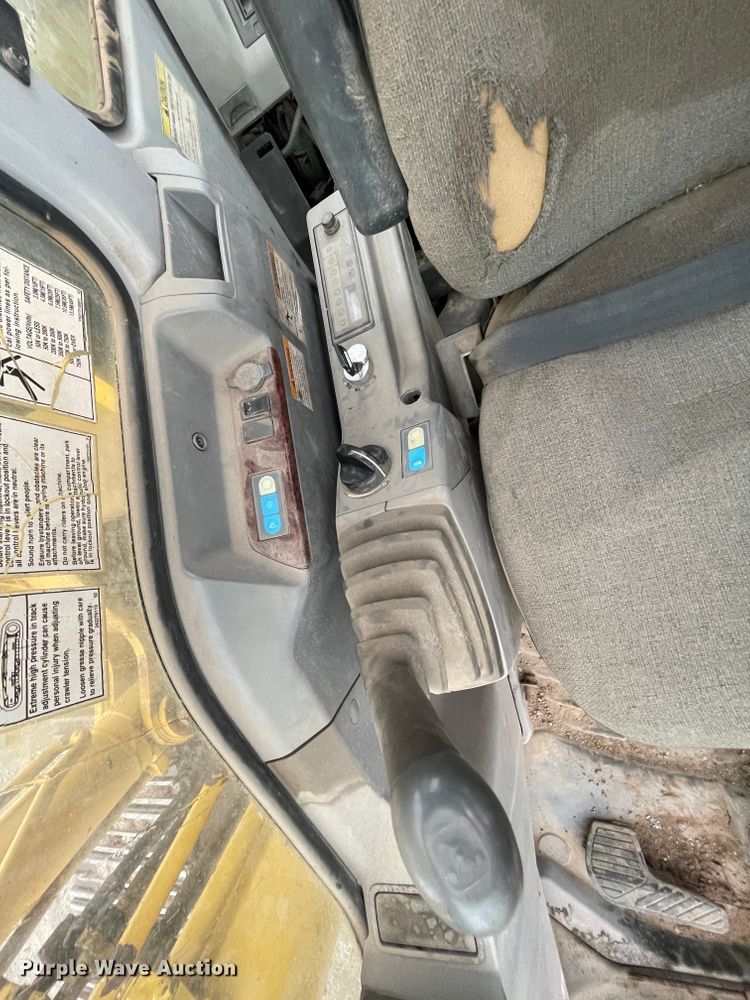 image for item IR9500 2002 Kobelco SK480LC  excavator