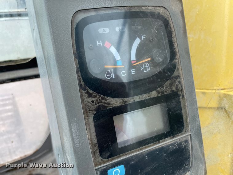 image for item IR9500 2002 Kobelco SK480LC  excavator