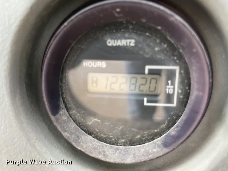 image for item IR9500 2002 Kobelco SK480LC  excavator