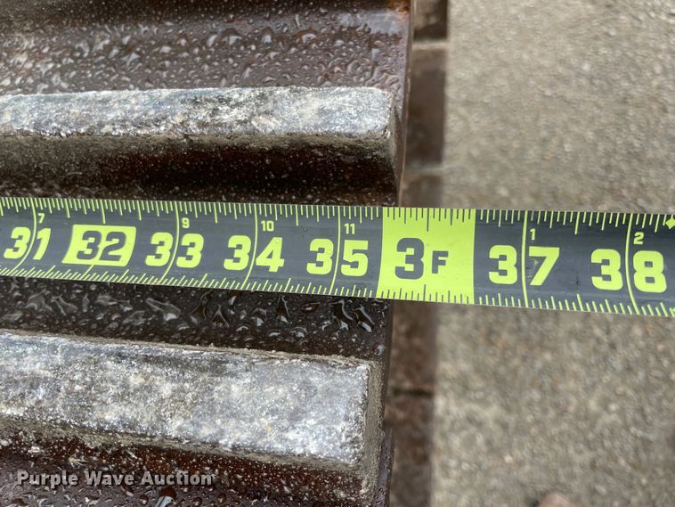 image for item IR9500 2002 Kobelco SK480LC  excavator