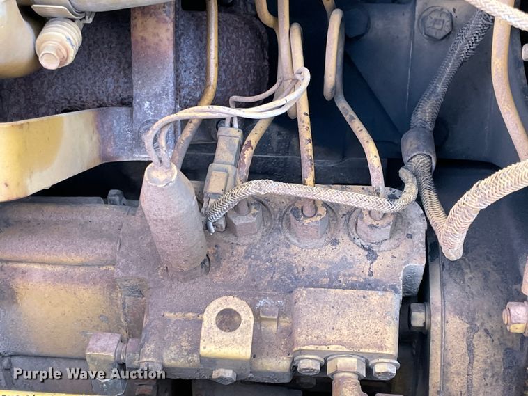 image for item IR9505 1993 Caterpillar D4H  dozer