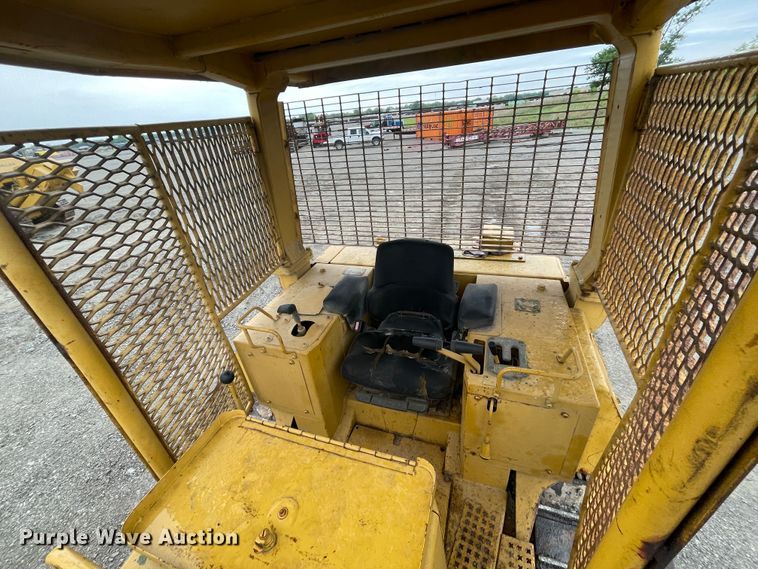 image for item IR9505 1993 Caterpillar D4H  dozer