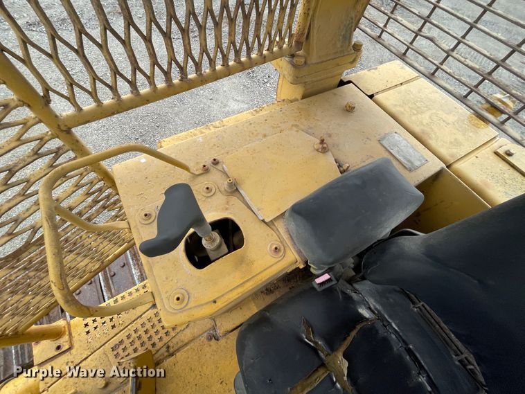 image for item IR9505 1993 Caterpillar D4H  dozer