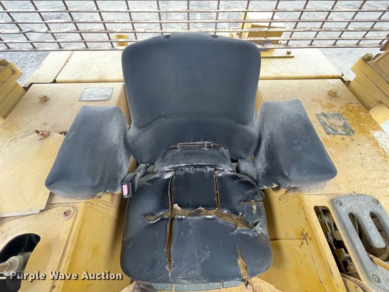 image for item IR9505 1993 Caterpillar D4H  dozer