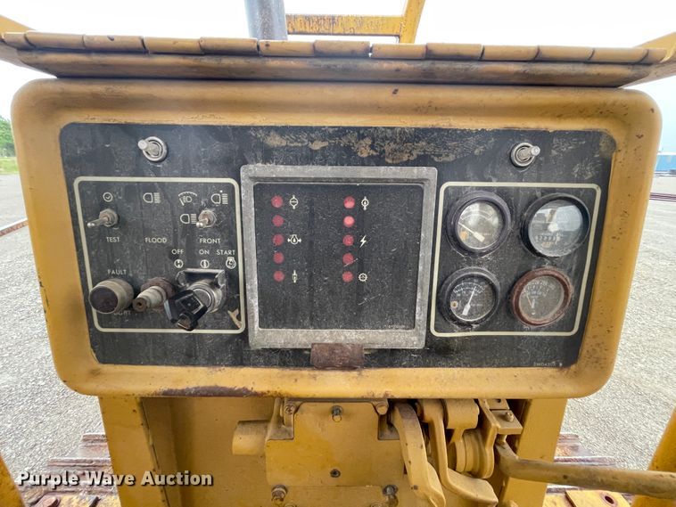 image for item IR9505 1993 Caterpillar D4H  dozer