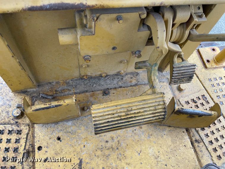 image for item IR9505 1993 Caterpillar D4H  dozer