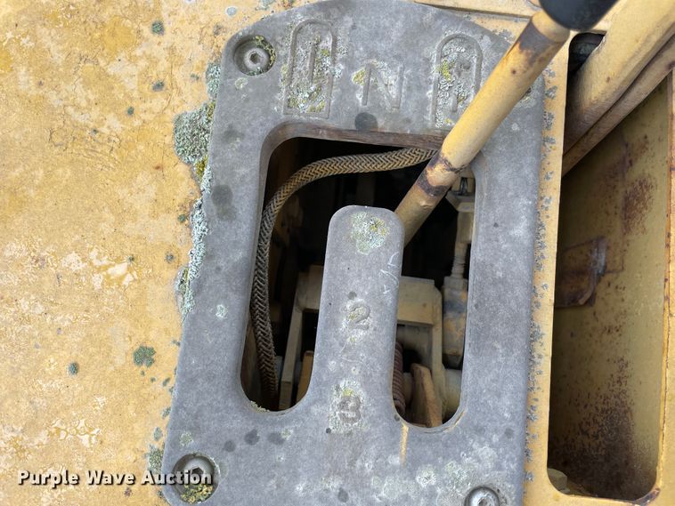 image for item IR9505 1993 Caterpillar D4H  dozer