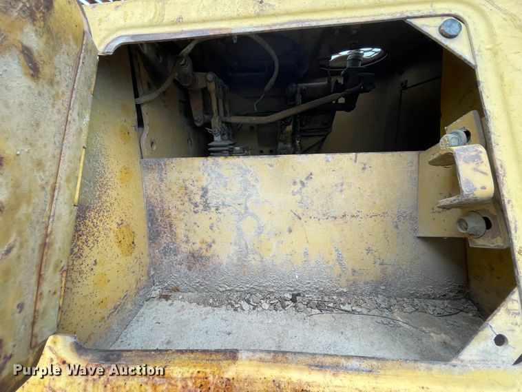 image for item IR9505 1993 Caterpillar D4H  dozer