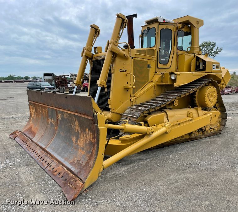 image for item IR9506 1985 Caterpillar D8L  dozer