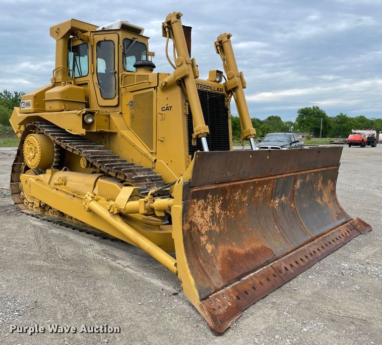 image for item IR9506 1985 Caterpillar D8L  dozer