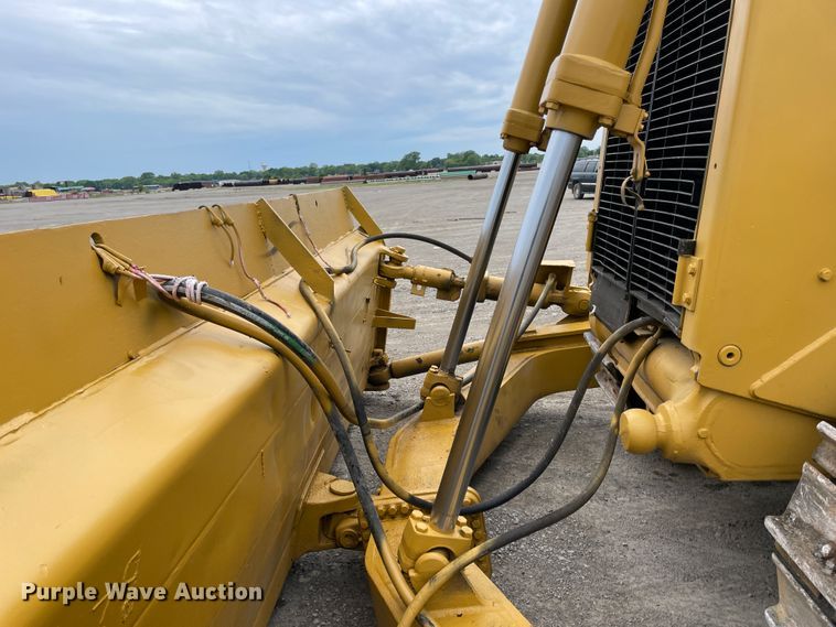 image for item IR9506 1985 Caterpillar D8L  dozer