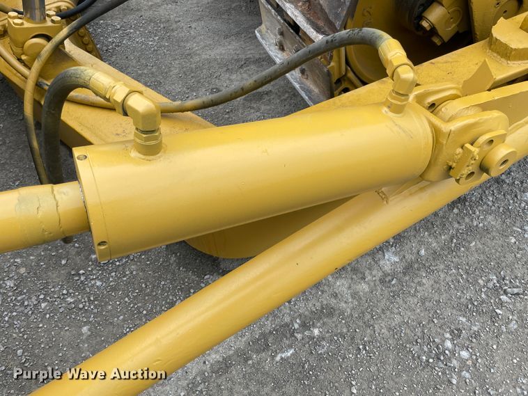 image for item IR9506 1985 Caterpillar D8L  dozer