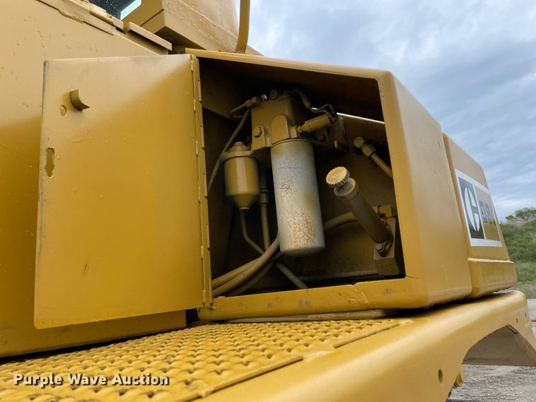 image for item IR9506 1985 Caterpillar D8L  dozer