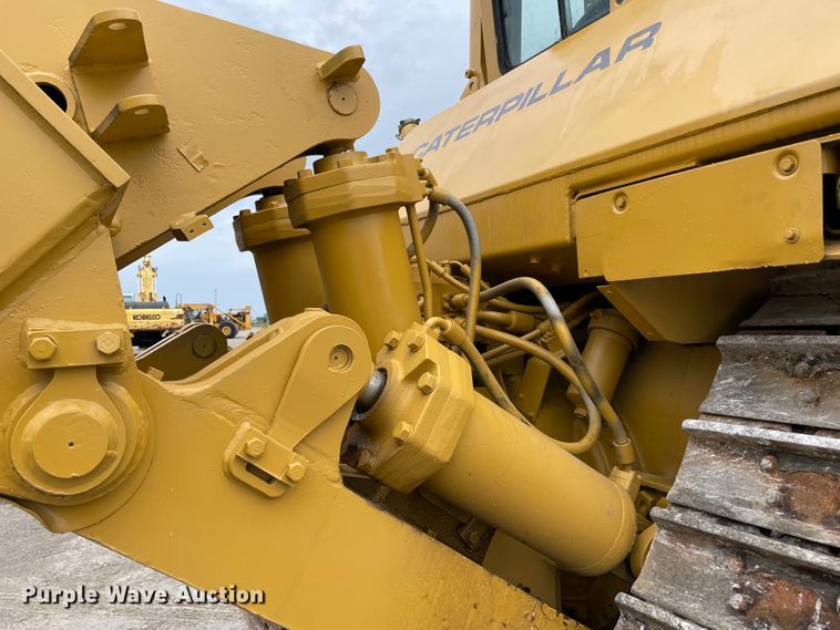 image for item IR9506 1985 Caterpillar D8L  dozer