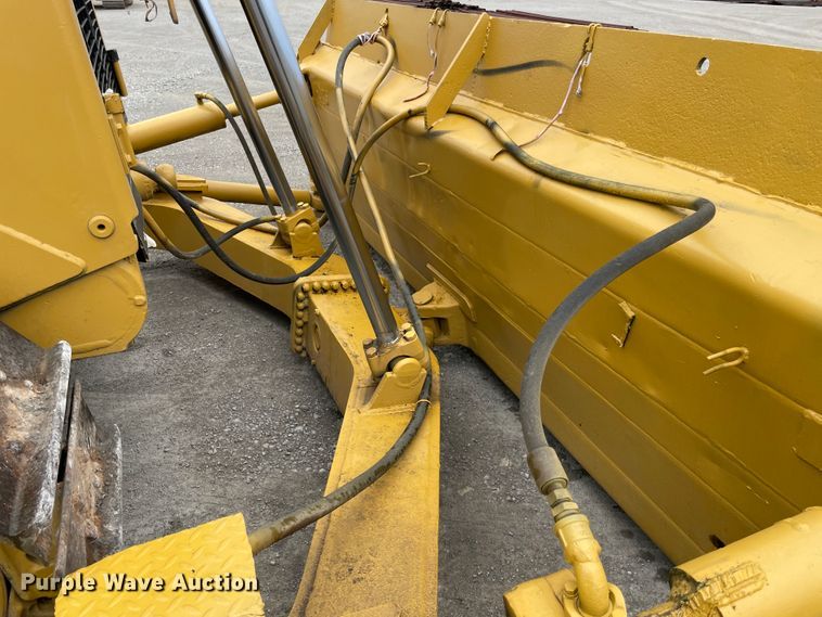 image for item IR9506 1985 Caterpillar D8L  dozer