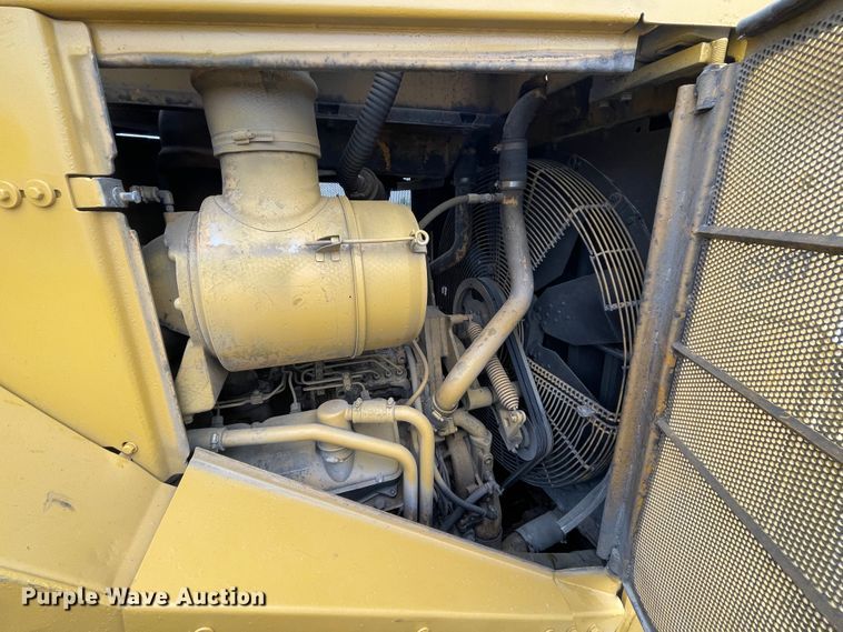 image for item IR9506 1985 Caterpillar D8L  dozer