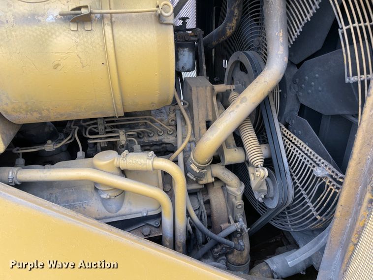 image for item IR9506 1985 Caterpillar D8L  dozer