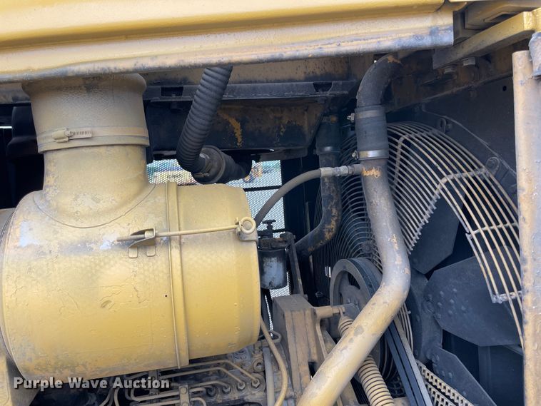 image for item IR9506 1985 Caterpillar D8L  dozer