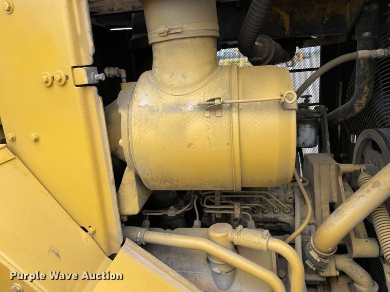 image for item IR9506 1985 Caterpillar D8L  dozer