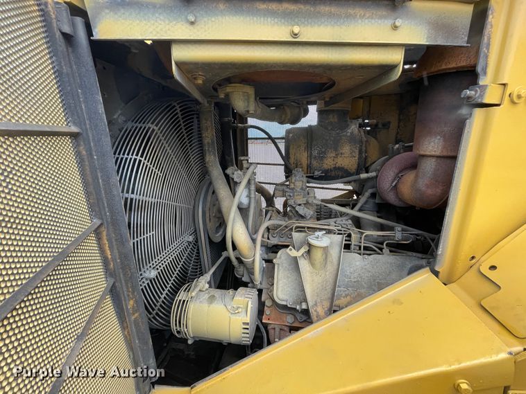 image for item IR9506 1985 Caterpillar D8L  dozer