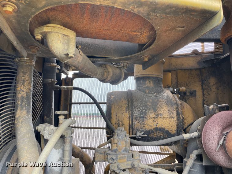 image for item IR9506 1985 Caterpillar D8L  dozer