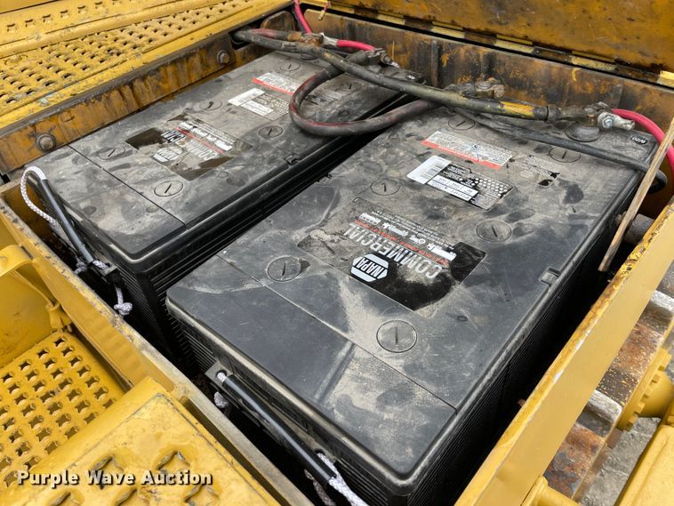 image for item IR9506 1985 Caterpillar D8L  dozer