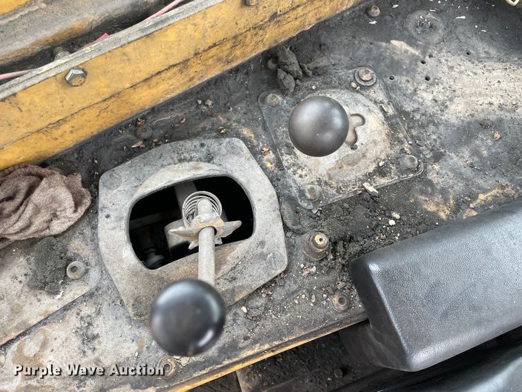 image for item IR9506 1985 Caterpillar D8L  dozer