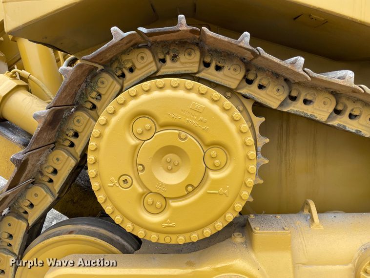 image for item IR9506 1985 Caterpillar D8L  dozer