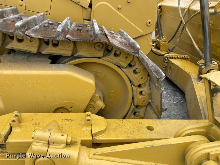 image for item IR9506 1985 Caterpillar D8L  dozer