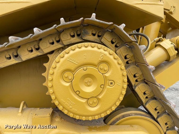 image for item IR9506 1985 Caterpillar D8L  dozer