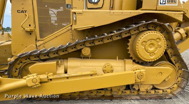 image for item IR9506 1985 Caterpillar D8L  dozer