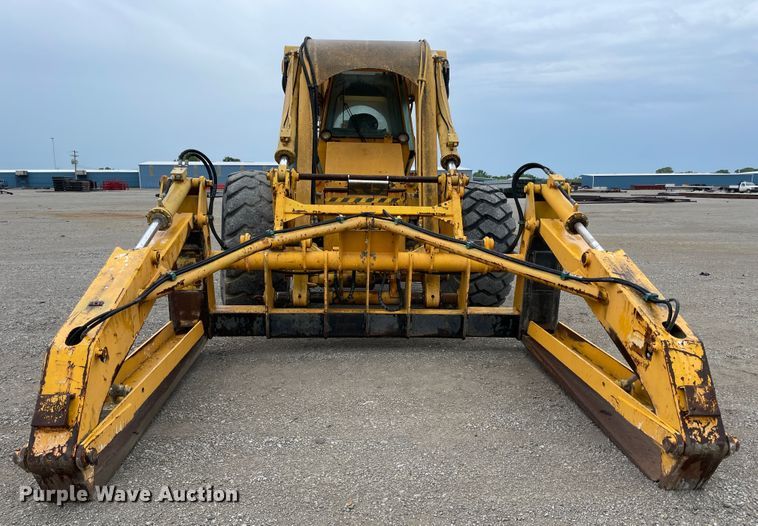 image for item IR9509 1998 Pettibone Cary-lift 304B  material handler