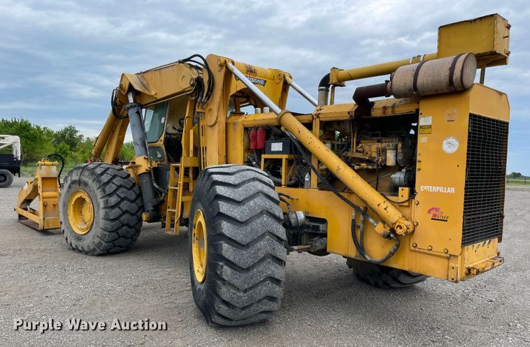 image for item IR9509 1998 Pettibone Cary-lift 304B  material handler