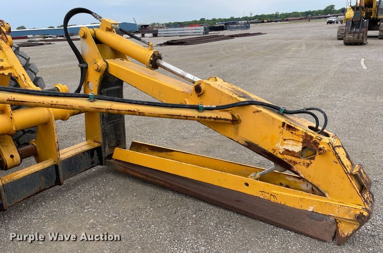 image for item IR9509 1998 Pettibone Cary-lift 304B  material handler