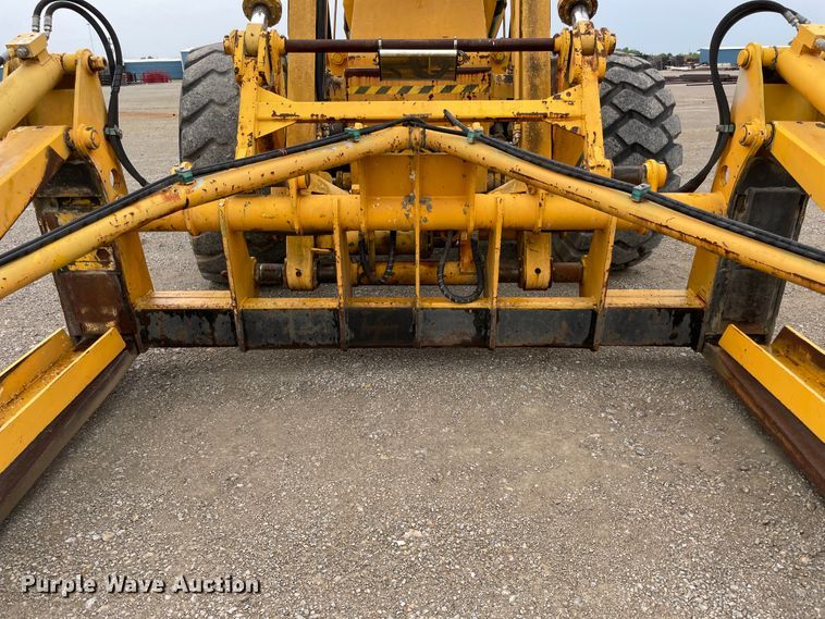 image for item IR9509 1998 Pettibone Cary-lift 304B  material handler