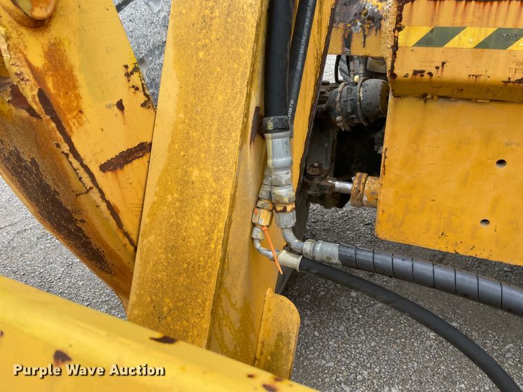 image for item IR9509 1998 Pettibone Cary-lift 304B  material handler