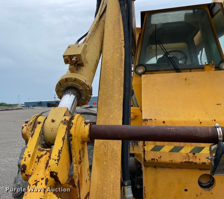 image for item IR9509 1998 Pettibone Cary-lift 304B  material handler