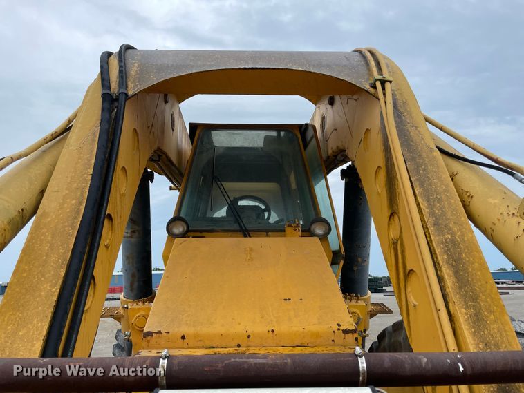 image for item IR9509 1998 Pettibone Cary-lift 304B  material handler